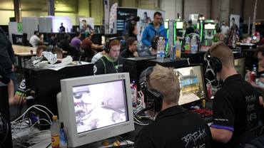 CS:GO-professionelle bruger over dobbelt så meget tid på turnerin...