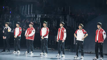 SKT mister to spillere