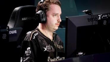 En Major uden Ninjas in Pyjamas; sendes på røven af Vega Squadron