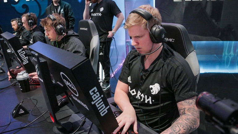 Na'Vi og Virtus.pro er videre, men danskerne lever stadig!