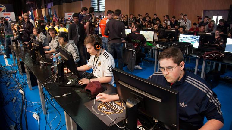 Video: Esportsatleter må ikke bruge elitesportsprogrammer 
