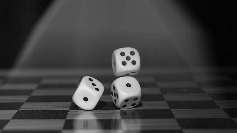 De gode gamle klassikere Yatzy og Backgammon
