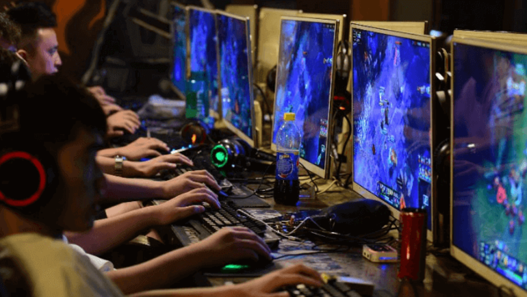 Kina indfører tidsbegrænsning på onlinespil for unge under 18