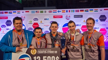 ioRek ude af Clan-Mystik; Sf inde