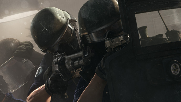 Rainbow Six roses til skyerne